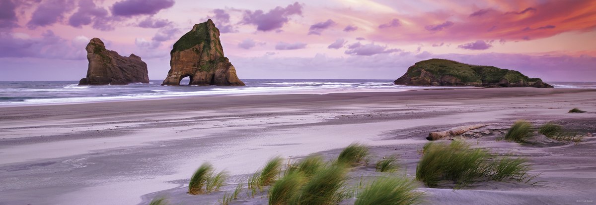 Wharariki Beach - 1000pc Panoramic Jigsaw Puzzle By Heye  			  					NEW