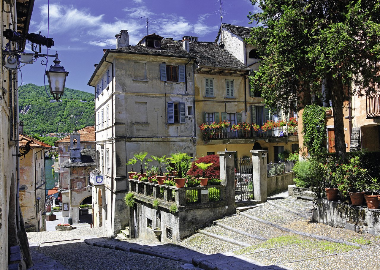 In Piedmont, Italy - 1000pc Jigsaw Puzzle by Ravensburger