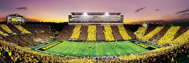 University of Iowa - 1000pc Panoramic Jigsaw Puzzle by Masterpieces