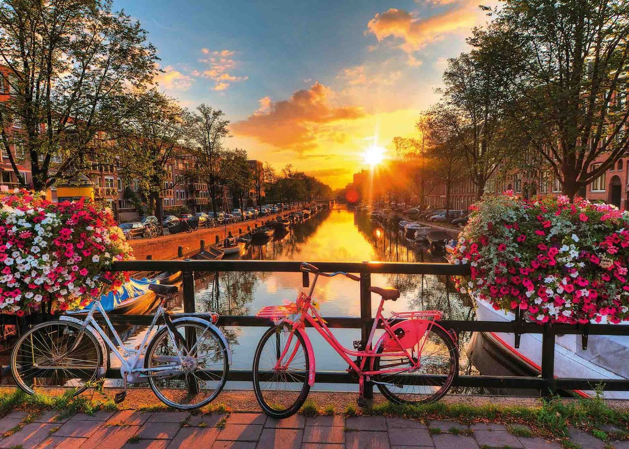 Bicycles in Amsterdam - 1000pc Jigsaw Puzzle by Ravensburger