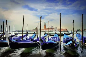 Gondolas at St. Marc's Square - 1000pc Jigsaw Puzzle by Schmidt  			  					NEW